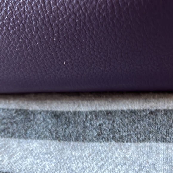 Hi I am selling a gently used coach purse - Picture 6 of 8